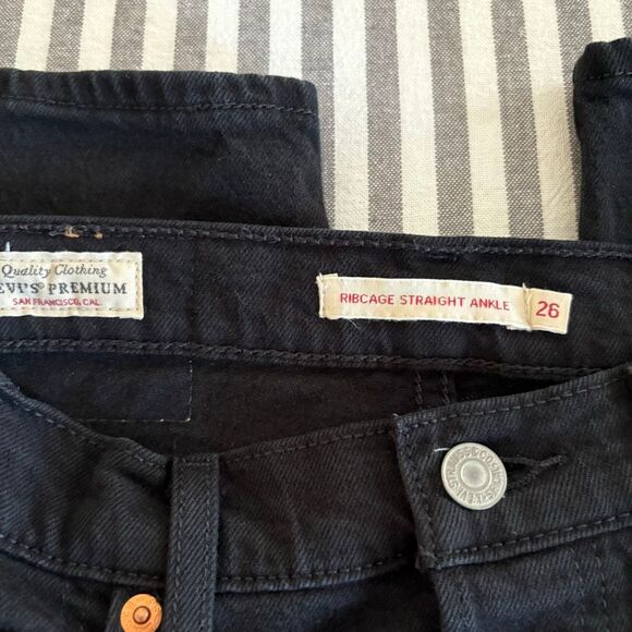 Levi’s Ribcage Straight Ankle Jeans Size 26 - Picture 3 of 9